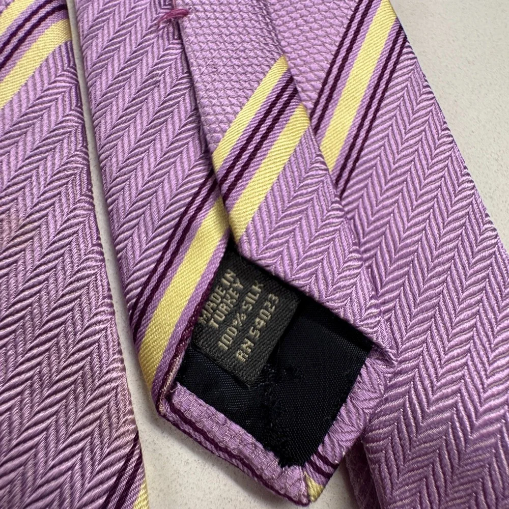 Banana Republic Tie 100% Silk Pink Stripe Gold Vintage Casual‎ Luxury Preppy